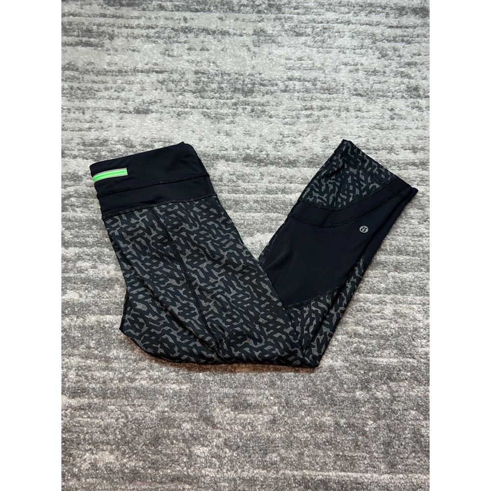 Lululemon Crop Leggings Womens 6 Black Gray‎ Geometric Zipper Pocket Athletic